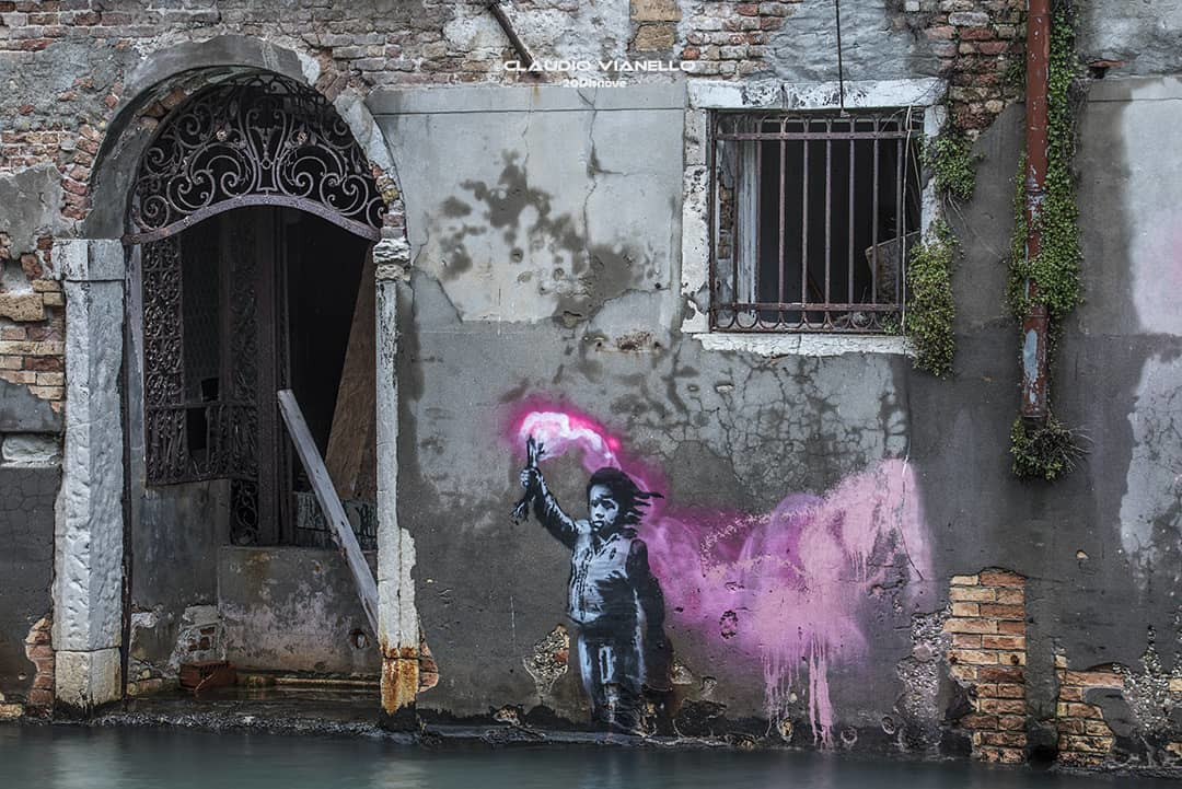 Migrant child di Banksy