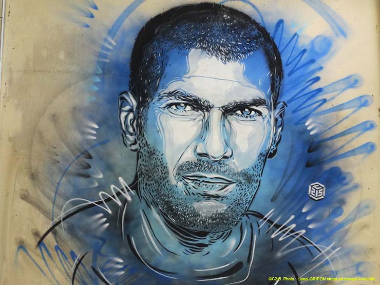 Il Murale di Zinedine Zidane di C215 a Parigi