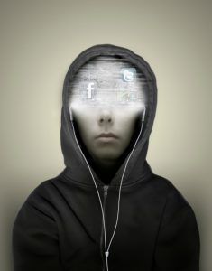Social Media Brainwash di Matt Mahurin