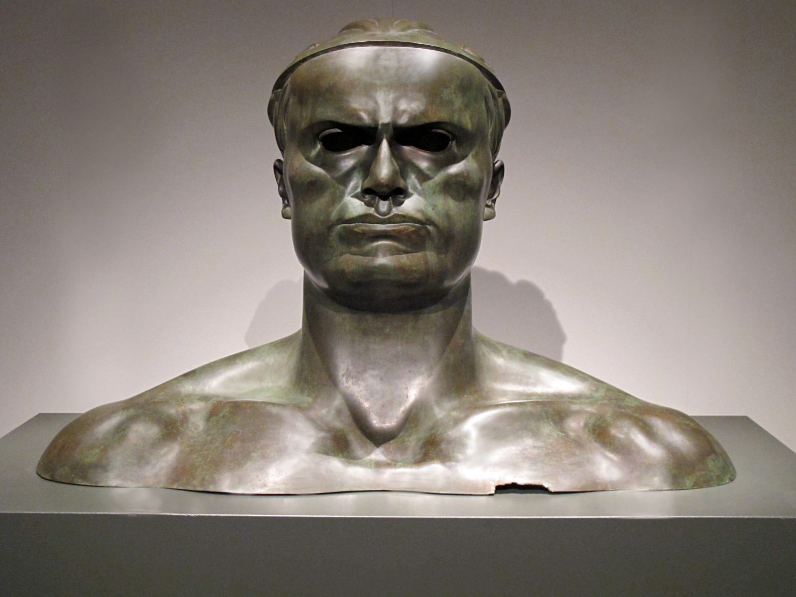 Il busto di Benito Mussolini di Adolfo Wildt