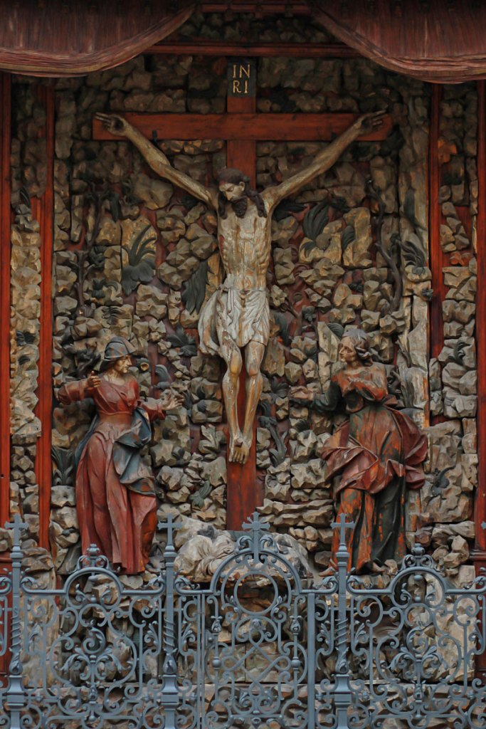 L'altare ligneo del Golgota nella cattedrale armena di Leopoli